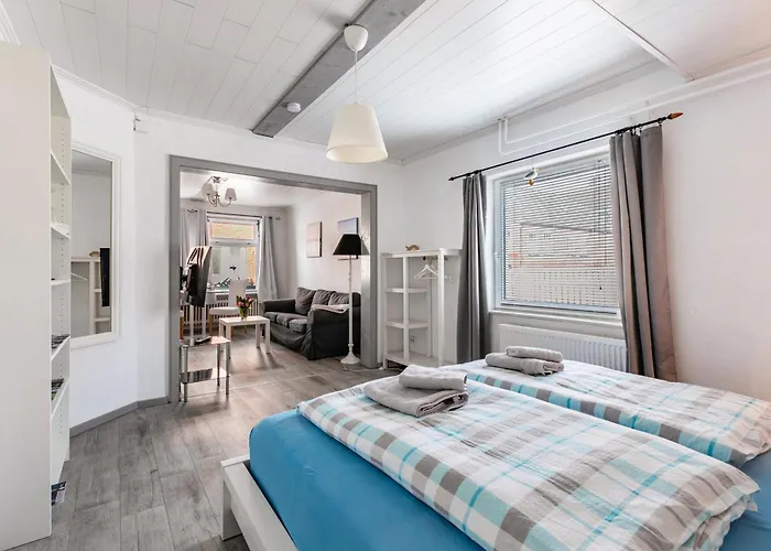 Weisse Stadthaus * Wesselburen